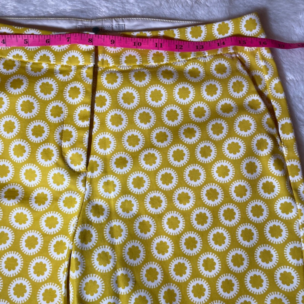 Boden Richmond Shorts 8 Yellow White Geometric Floral Sunburst 1960s Mod Retro - Picture 5 of 7